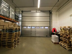 Flex in Ivry-sur-Seine for lease Interior Photo- Image 1 of 18