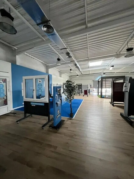 Commerce de détail dans Portet-sur-Garonne à louer - Photo intérieure - Image 1 de 6