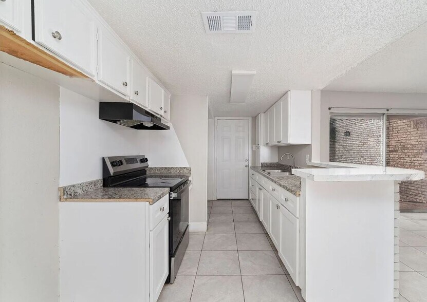 8100 Leonora St, Houston, TX à vendre - Photo du bâtiment - Image 2 de 9