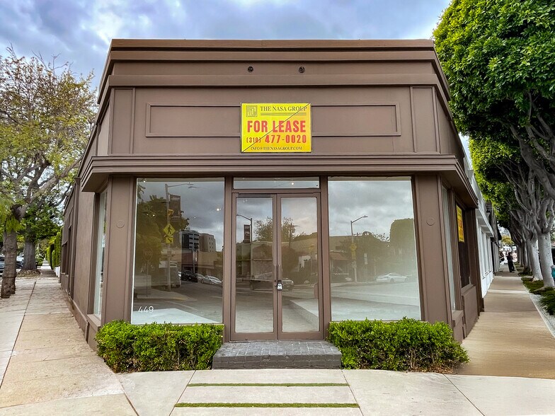 449-457 N Robertson Blvd, Los Angeles, CA à louer - Photo du bâtiment - Image 1 de 5