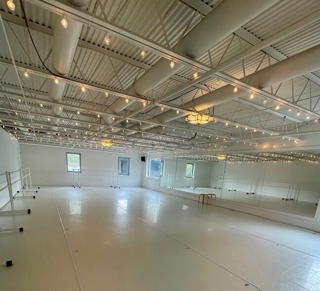 749 Moreland Ave SE, Atlanta, GA for lease - Interior Photo - Image 3 of 20