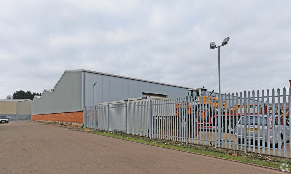 31A-31B Aaron Rd, Whittlesey for lease - Primary Photo - Image 1 of 4