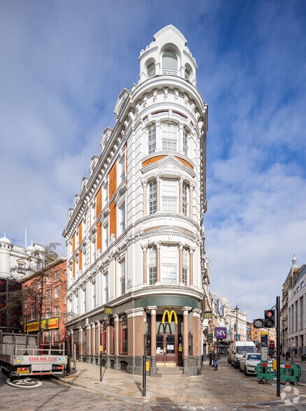 25-27 Shaftesbury Av, Londres à louer - Photo du bâtiment - Image 3 de 5