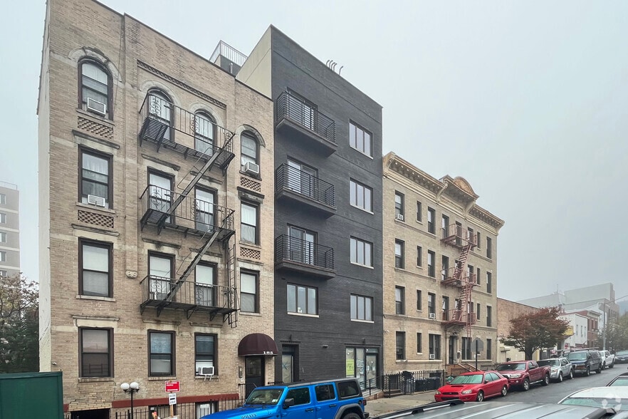 187 20th St, Brooklyn, NY for lease - Building Photo - Image 2 of 7