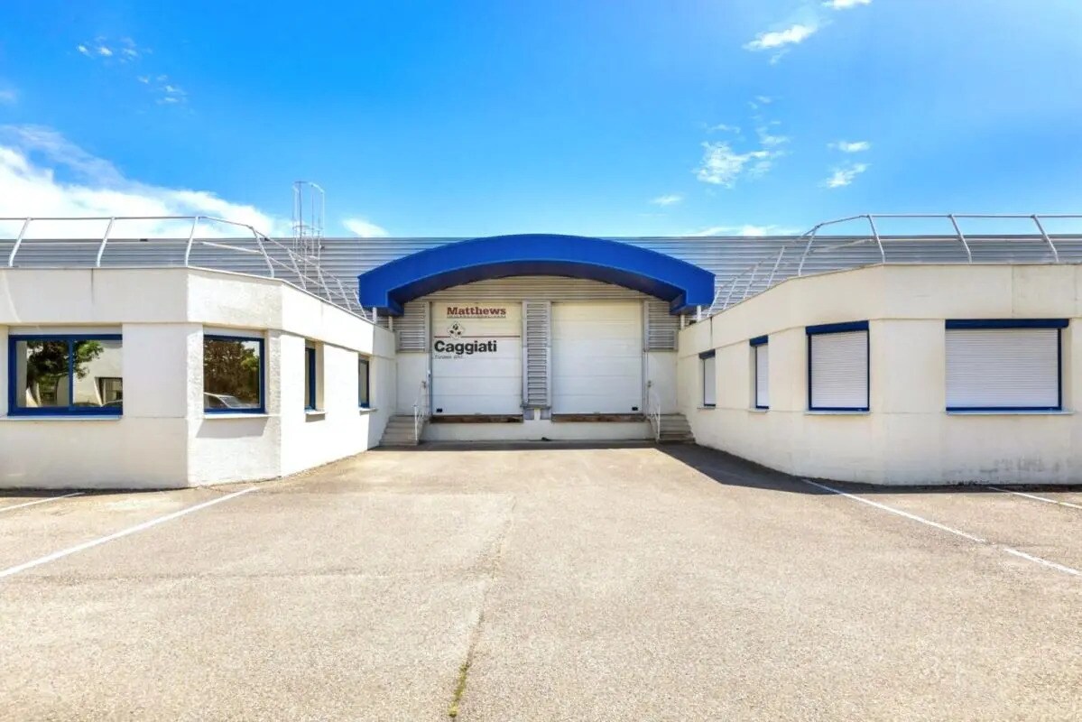 Office in Saint-Genis-Laval for lease Building Photo- Image 1 of 11