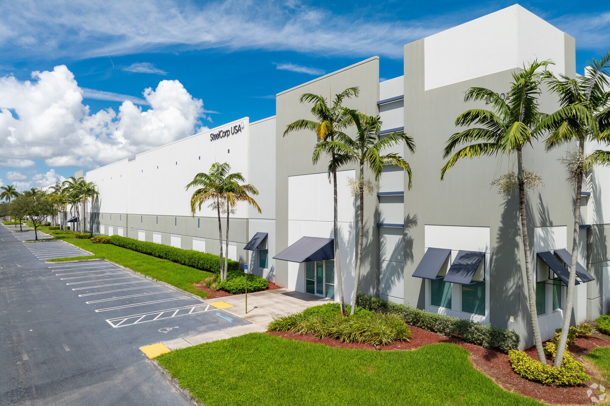 10801 NW 103rd St, Medley, FL à louer Photo principale- Image 1 de 6