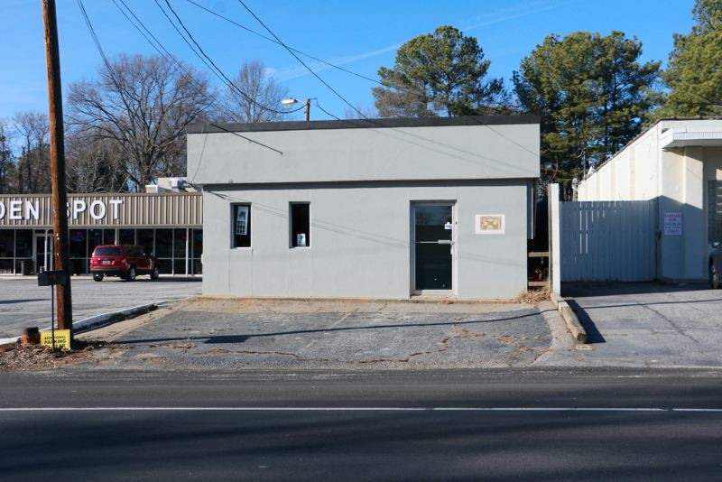 605 E Lee Rd, Taylors, SC for sale - Building Photo - Image 1 of 1