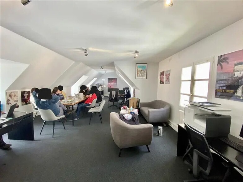 Office in Sèvres for lease - Interior Photo - Image 1 of 7