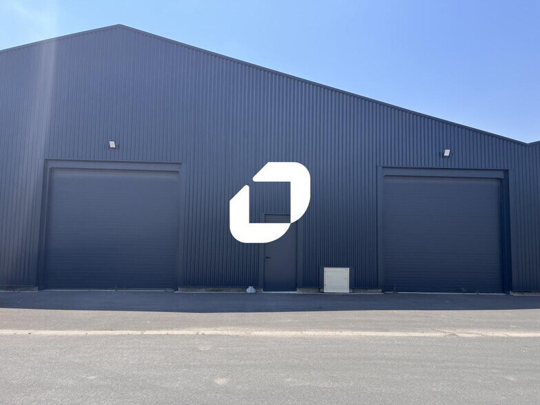 47 Rue De Reckem, Neuville-en-Ferrain for lease - Building Photo - Image 1 of 4