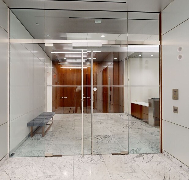 667 Madison Ave, New York, NY à louer - Numérisation 3D de Matterport - Image 2 de 16