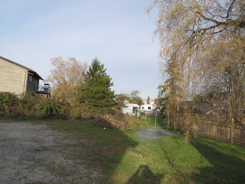 5855 176A St, Surrey, BC à vendre - Photo du bâtiment - Image 2 de 10