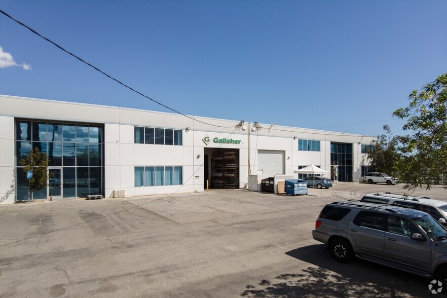 7900 Gloria Ave, Van Nuys, CA for lease - Building Photo - Image 2 of 4