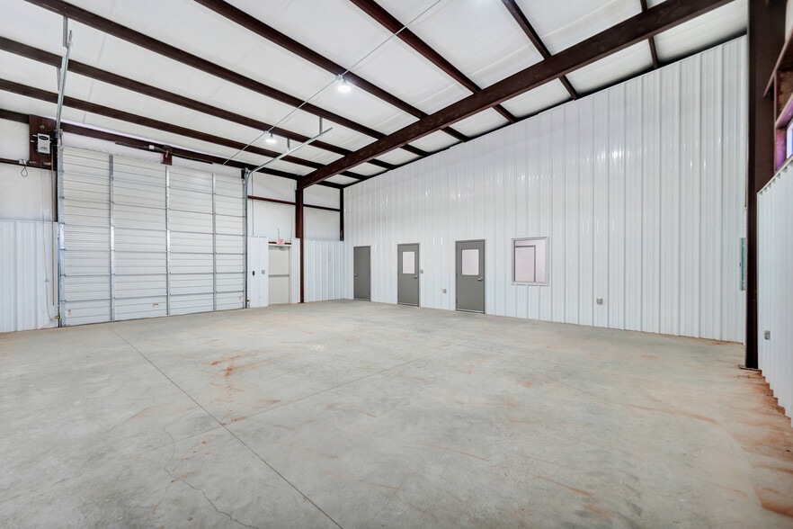 7509 W Industrial Ave, Midland, TX for lease - Interior Photo - Image 2 of 9