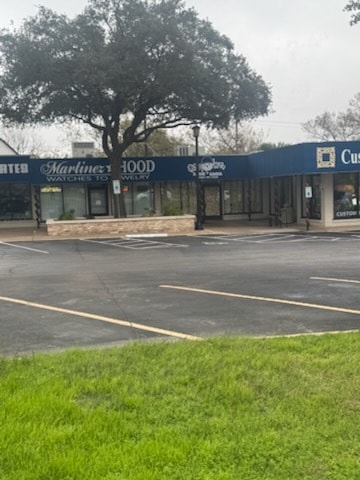 5901-6113 Burnet Rd, Austin, TX for lease - Building Photo - Image 3 of 15