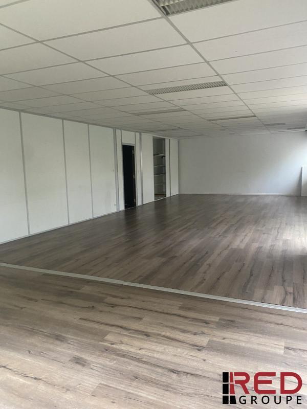 Meyreuil, Meyreuil for lease Building Photo- Image 1 of 4