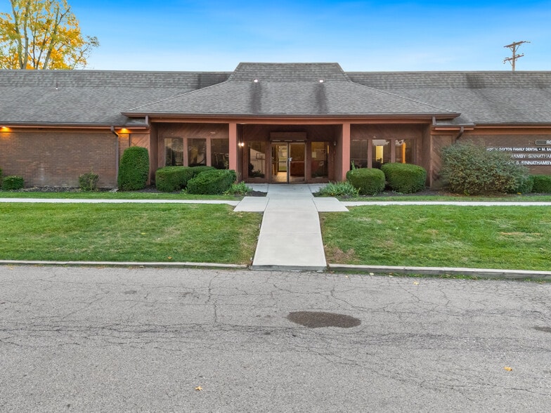5538 Philadelphia Dr, Dayton, OH for sale - Building Photo - Image 2 of 31