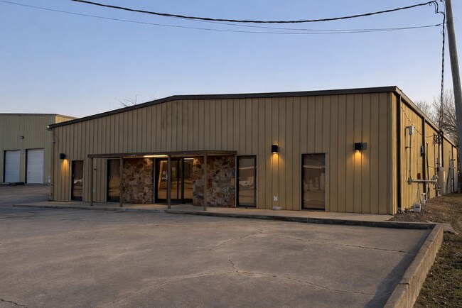 More details for 1302 Jackson St, Fort Smith, AR - Industrial for Lease