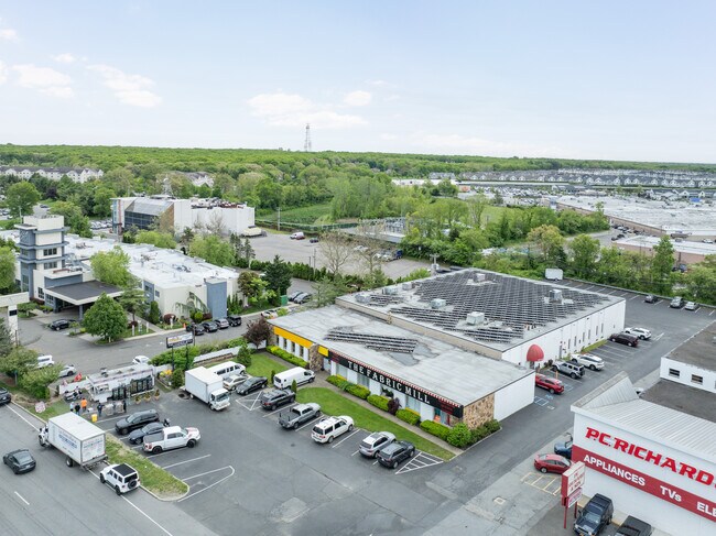 Plus de détails pour 219 S Service Rd, Plainview, NY - Industriel à louer