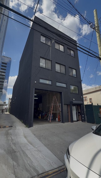 More details for 3354 Farrington St, Flushing, NY - Industrial for Lease