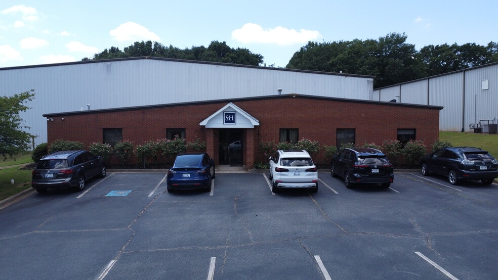 311 England Pl, Spartanburg, SC for lease - Building Photo - Image 2 of 22