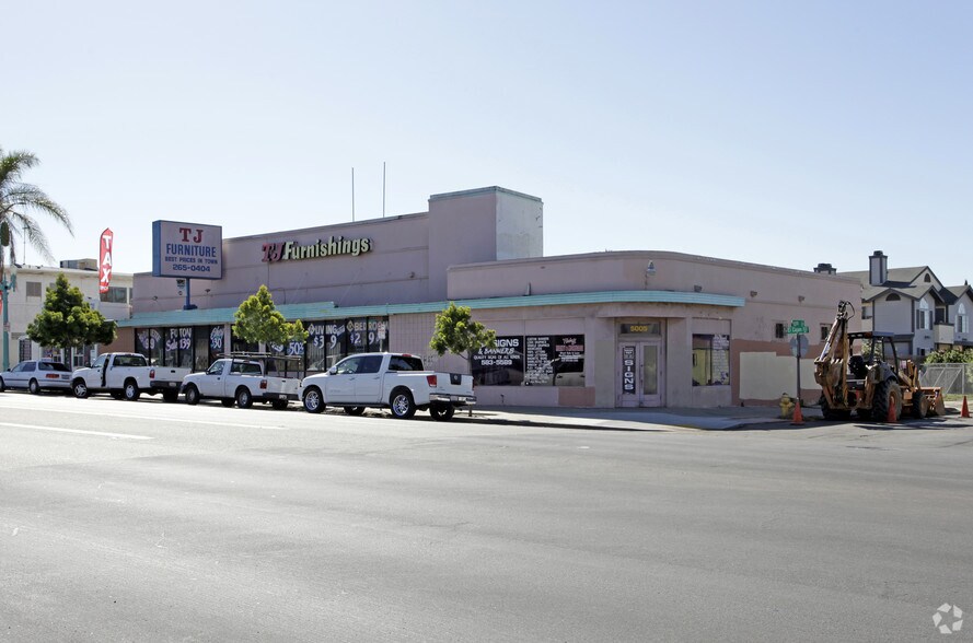 5005-5011 El Cajon Blvd, San Diego, CA à louer - Photo du bâtiment - Image 2 de 11