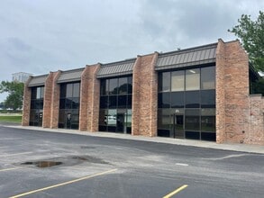 10828 John Galt Blvd, Omaha, NE for lease Interior Photo- Image 1 of 2