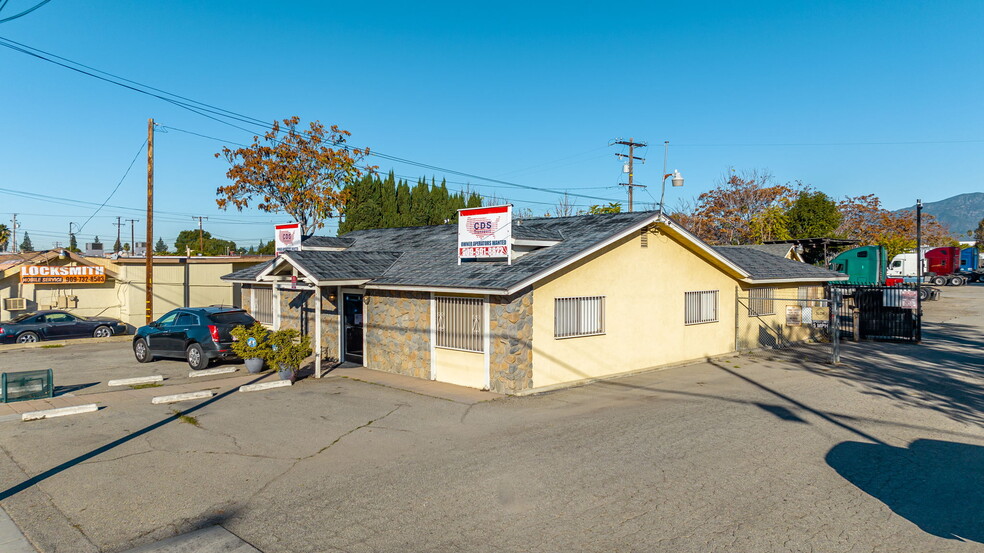 5570 W Mission Blvd, Ontario, CA à vendre - Photo du bâtiment - Image 1 de 19