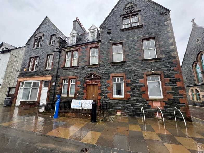 8 The Square, Aberfeldy à louer - Photo du bâtiment - Image 1 de 6