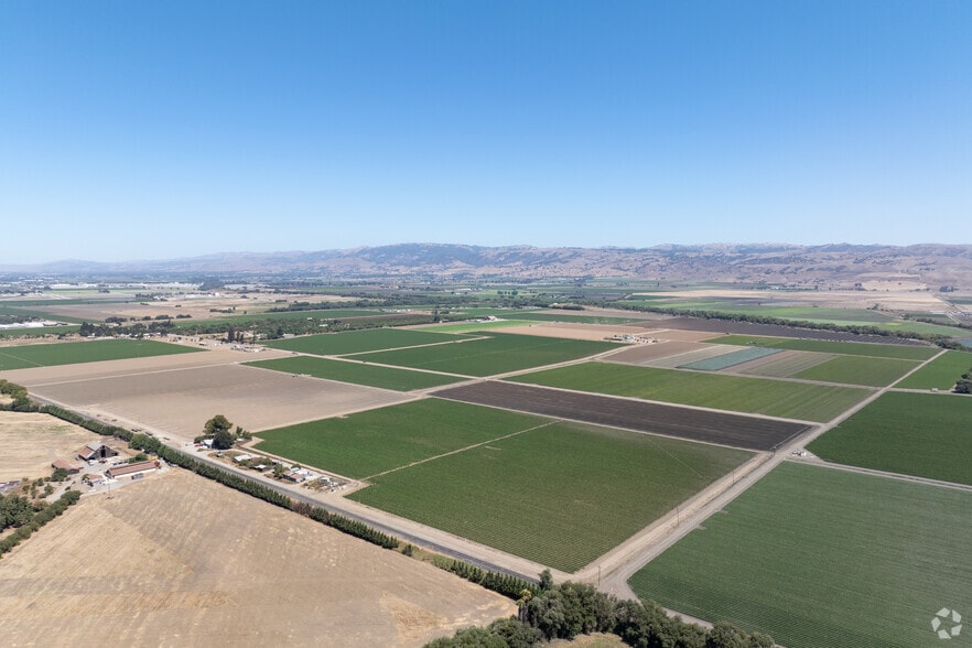 4175 Davidson Ave, Gilroy, CA for sale - Building Photo - Image 2 of 17