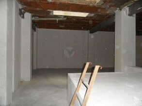 Retail in Cuenca, Cuenca for lease Interior Photo- Image 2 of 11