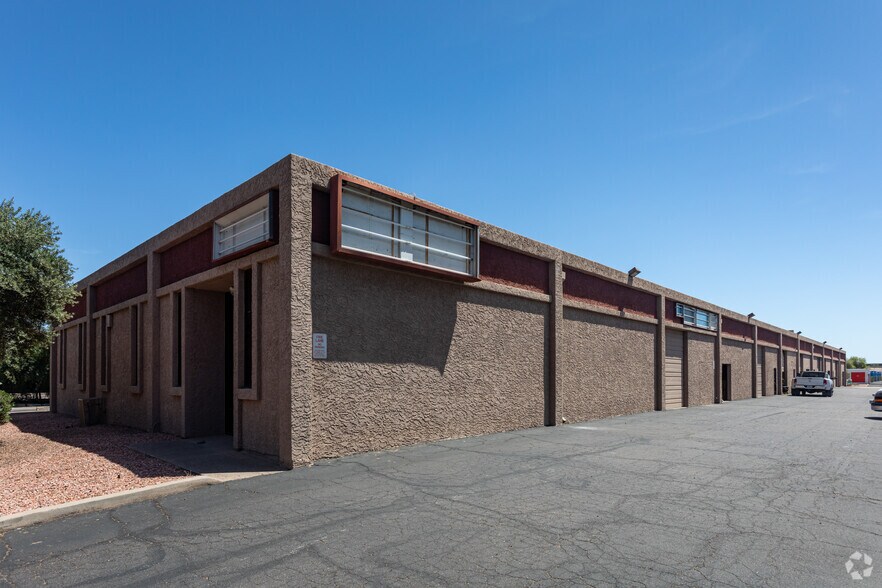 130 W Hampton Ave, Mesa, AZ à louer - Photo du bâtiment - Image 2 de 5