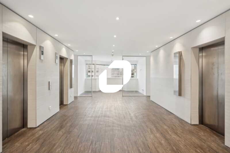 Office in Levallois-Perret for lease - Building Photo - Image 3 of 9