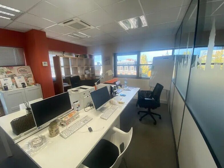 Office in Roubaix for sale - Interior Photo - Image 1 of 19