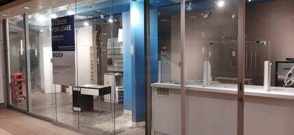 200 Boul René-Lévesque O, Montréal, QC for lease Interior Photo- Image 1 of 4