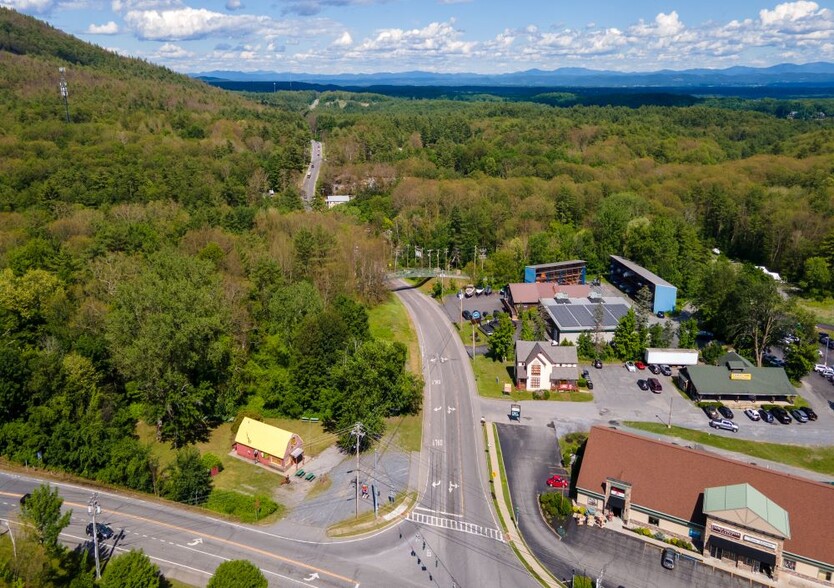 3 State Route 149, Lake George, NY à vendre - Photo du bâtiment - Image 1 de 1