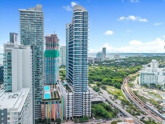 Plus de détails pour 40 SW 13th St, Miami, FL - Bureau, Local d'activités à louer