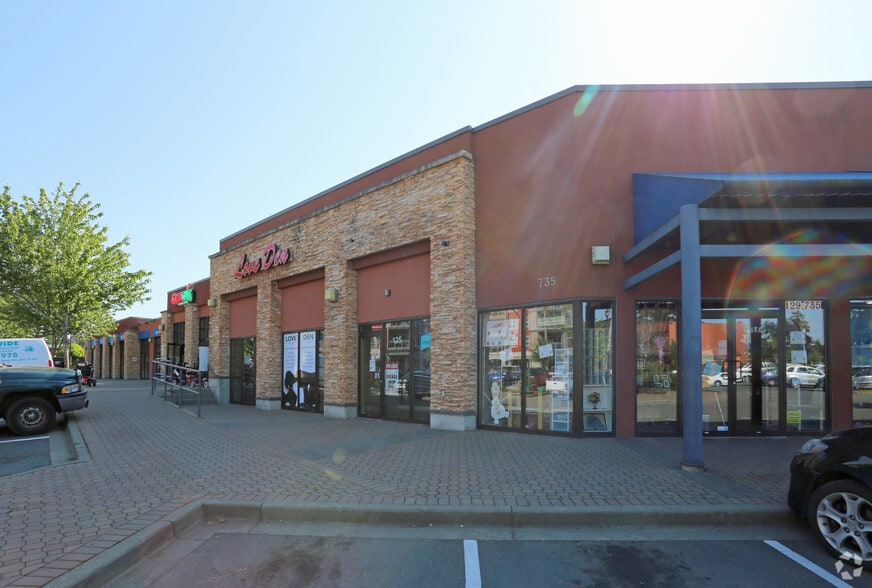 735 Goldstream Ave, Langford, BC for sale - Primary Photo - Image 1 of 1