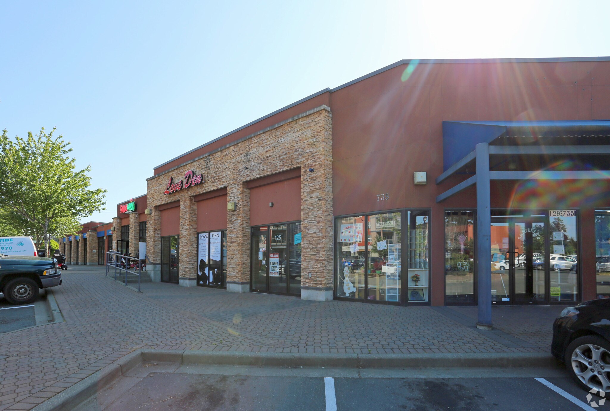 735 Goldstream Ave, Langford, BC for sale Primary Photo- Image 1 of 1