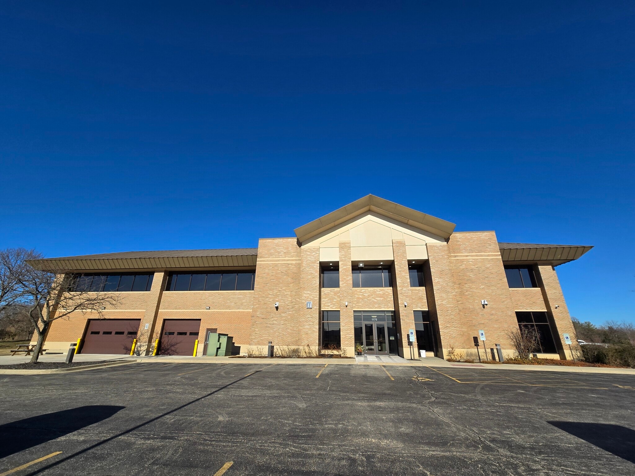 1175 Corporate Woods Pkwy, Vernon Hills, IL for lease Primary Photo- Image 1 of 10