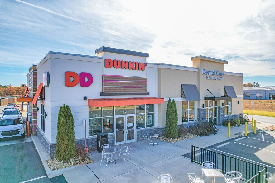 7936 Bradley Long Dr, Sherrills Ford, NC à vendre - Photo du bâtiment - Image 3 de 5