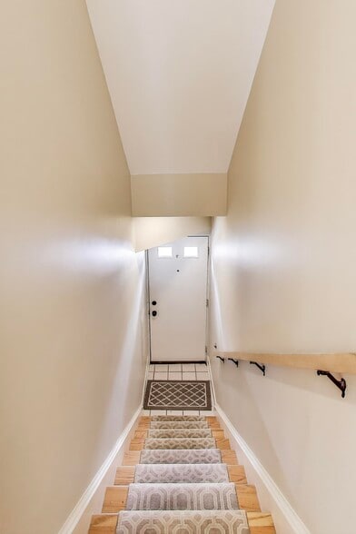 1324 10th St NW, Washington, DC for sale - Interior Photo - Image 2 of 55