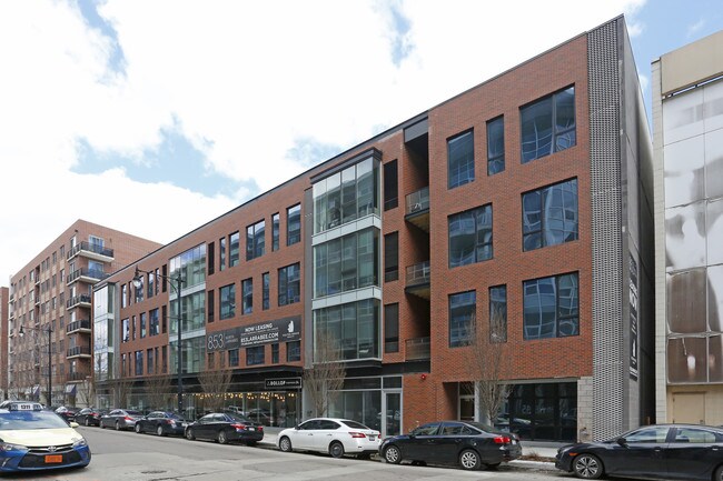 Plus de détails pour 853 N Larrabee St, Chicago, IL - Commerce de détail à louer