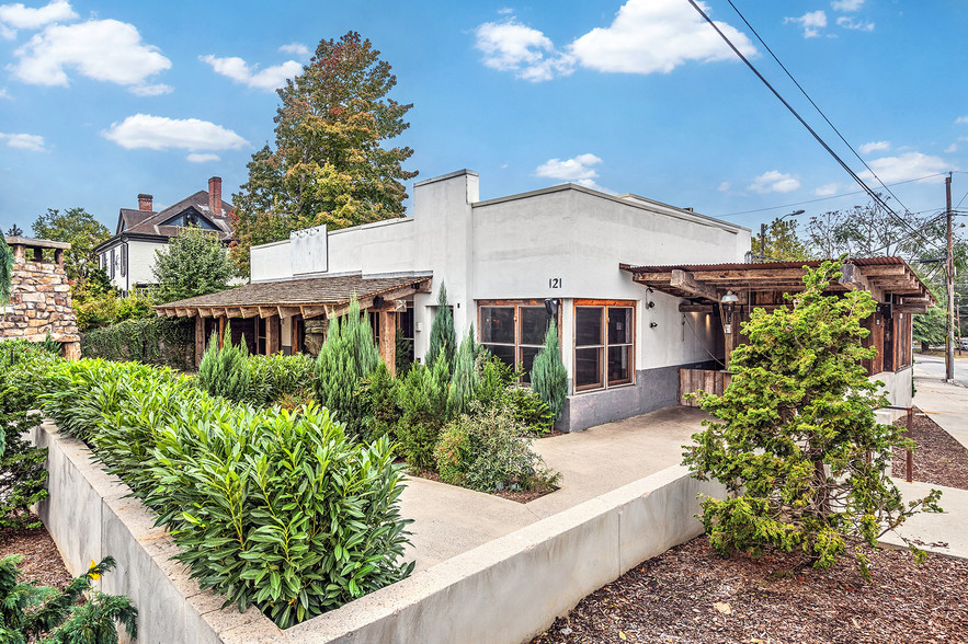 121 Biltmore Ave, Asheville, NC à vendre - Photo principale - Image 1 de 1