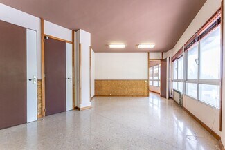 Plus de détails pour Multi-résidentiel à vendre