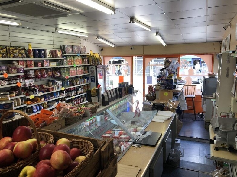 144 High St, London for lease - Building Photo - Image 2 of 6