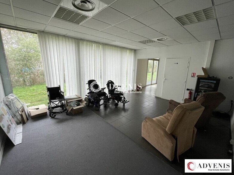 Office in Bordeaux for lease - Building Photo - Image 2 of 7
