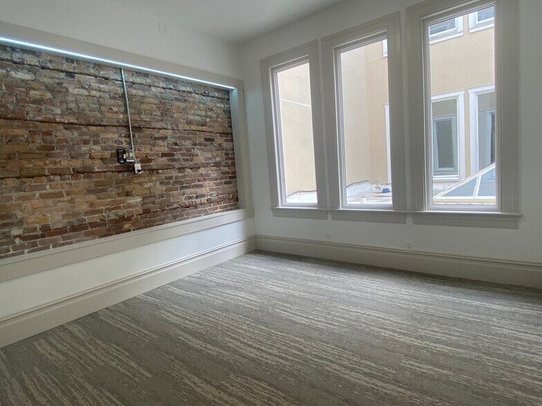 1718 7th Ave E, Tampa, FL for lease - Interior Photo - Image 2 of 15