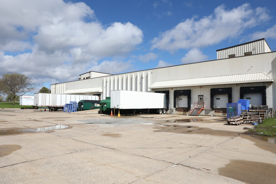 205 24th Ave SW, Owatonna, MN for lease - Building Photo - Image 3 of 5