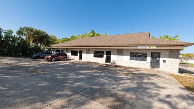 Plus de détails pour 190 Patricia Ave, Dunedin, FL - Bureau/Commerce de détail à louer
