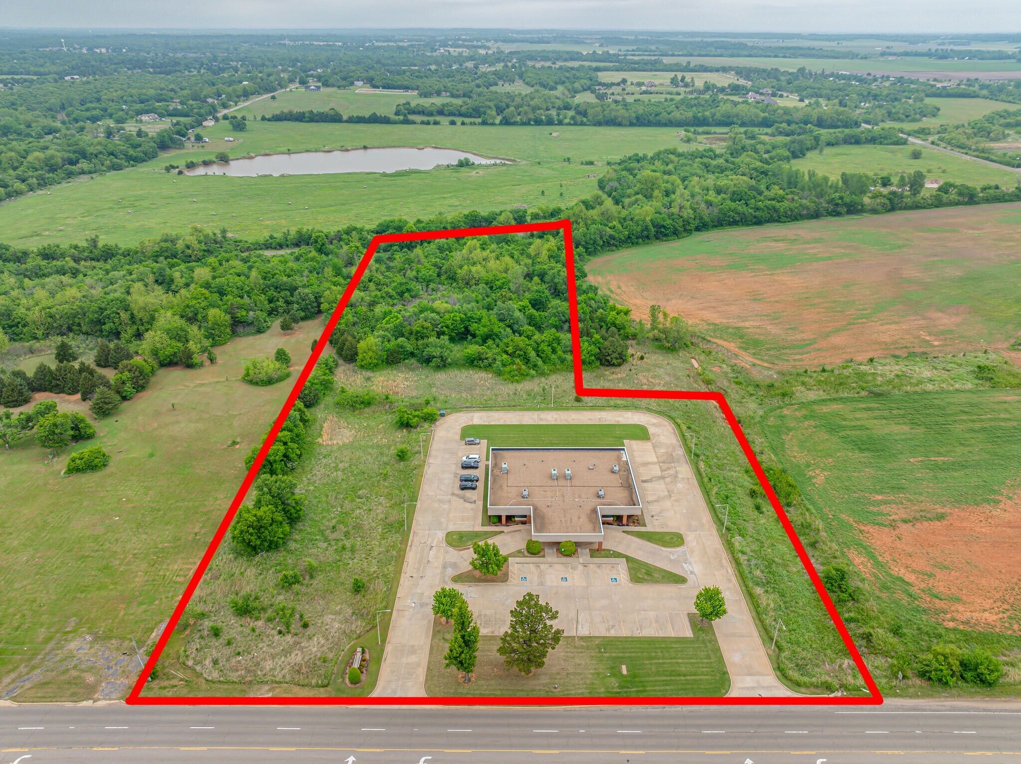 15679 NE 23rd St, Choctaw, OK à vendre Photo principale- Image 1 de 19